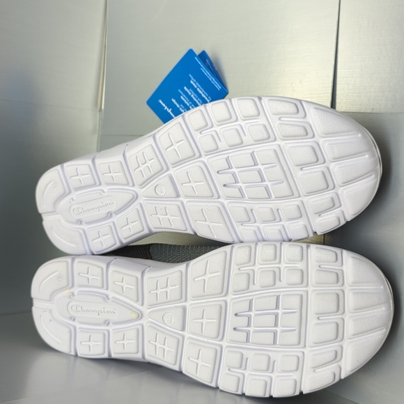 BNWT Champion's Running Mens shoes Gray - Picture 8 of 8